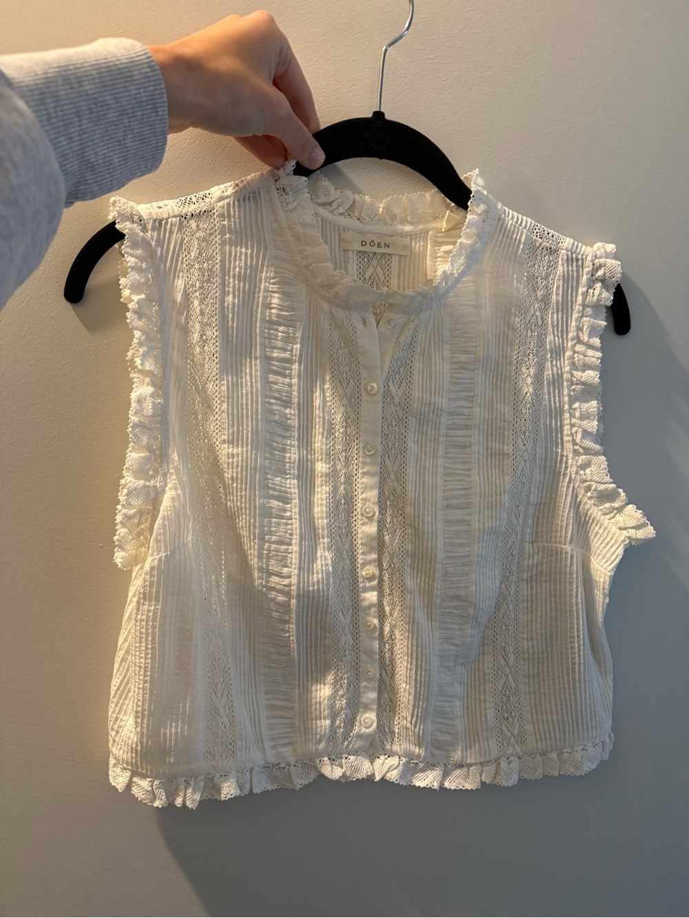 Dôen White Hallie Lace Crop Top (Never Worn) - Picture 4 of 7